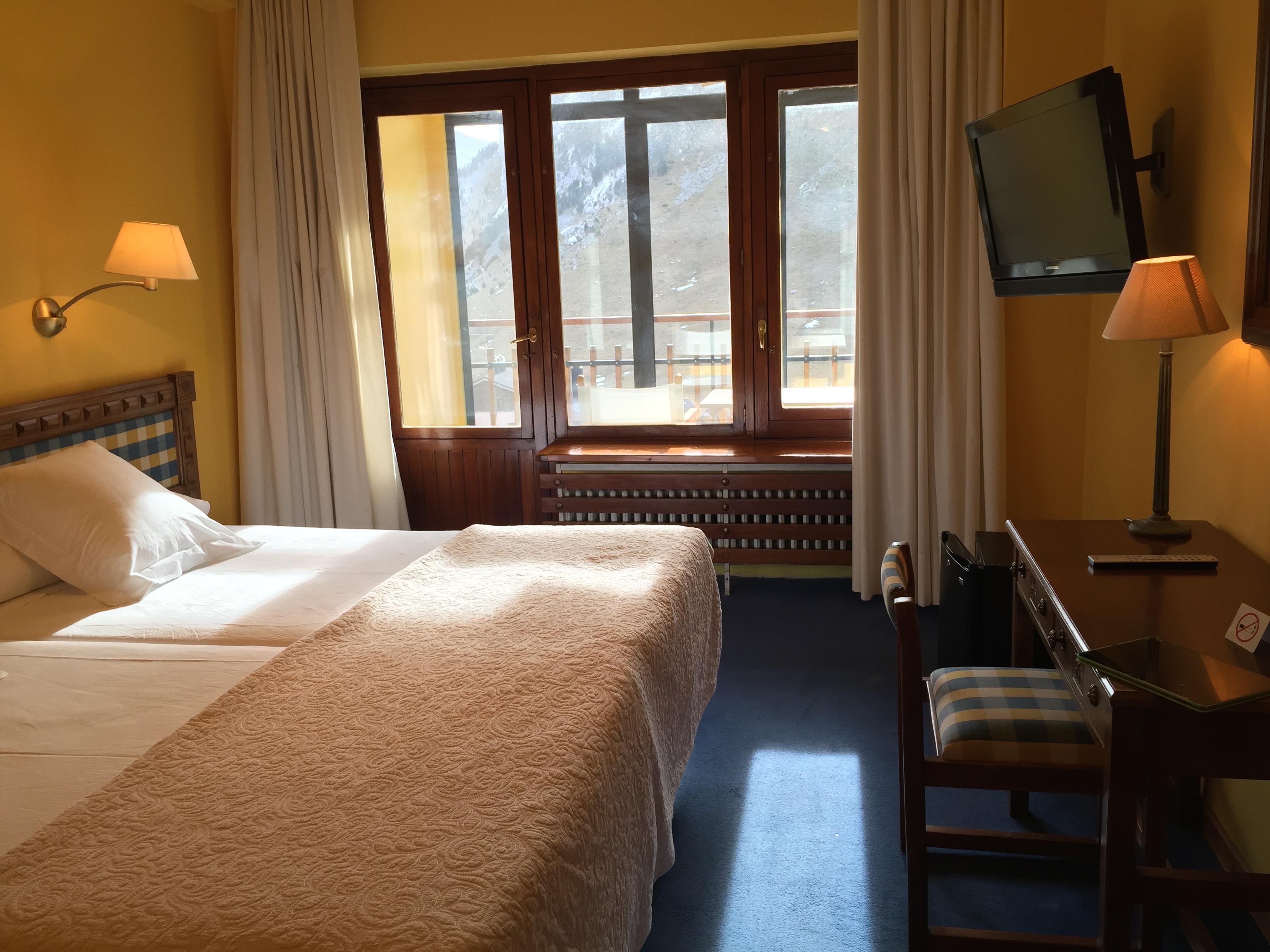 Hotel Edelweiss Candanchú מראה חיצוני תמונה