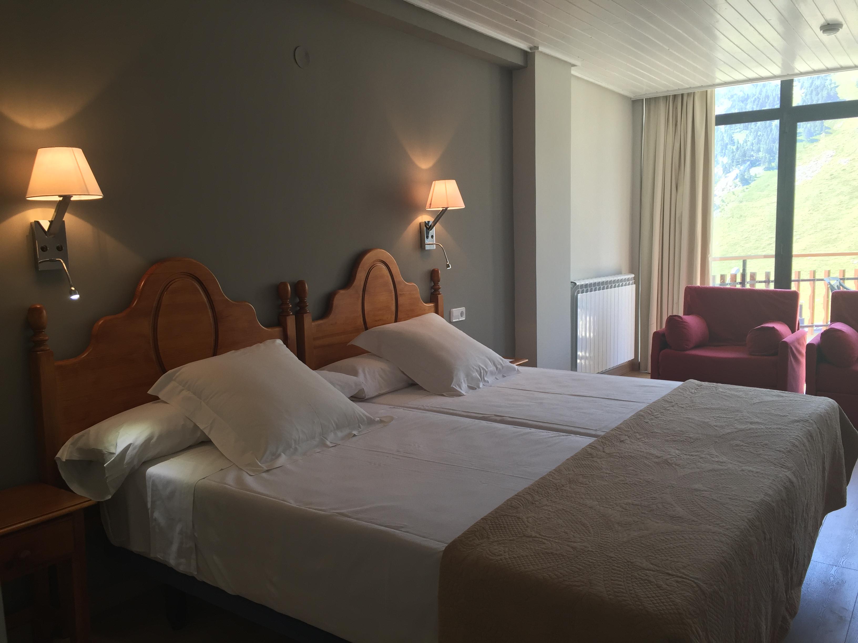 Hotel Edelweiss Candanchú מראה חיצוני תמונה