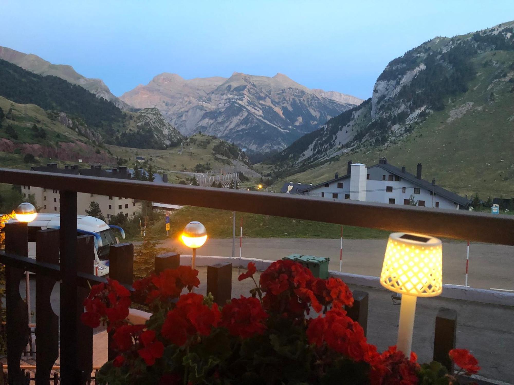 Hotel Edelweiss Candanchú מראה חיצוני תמונה