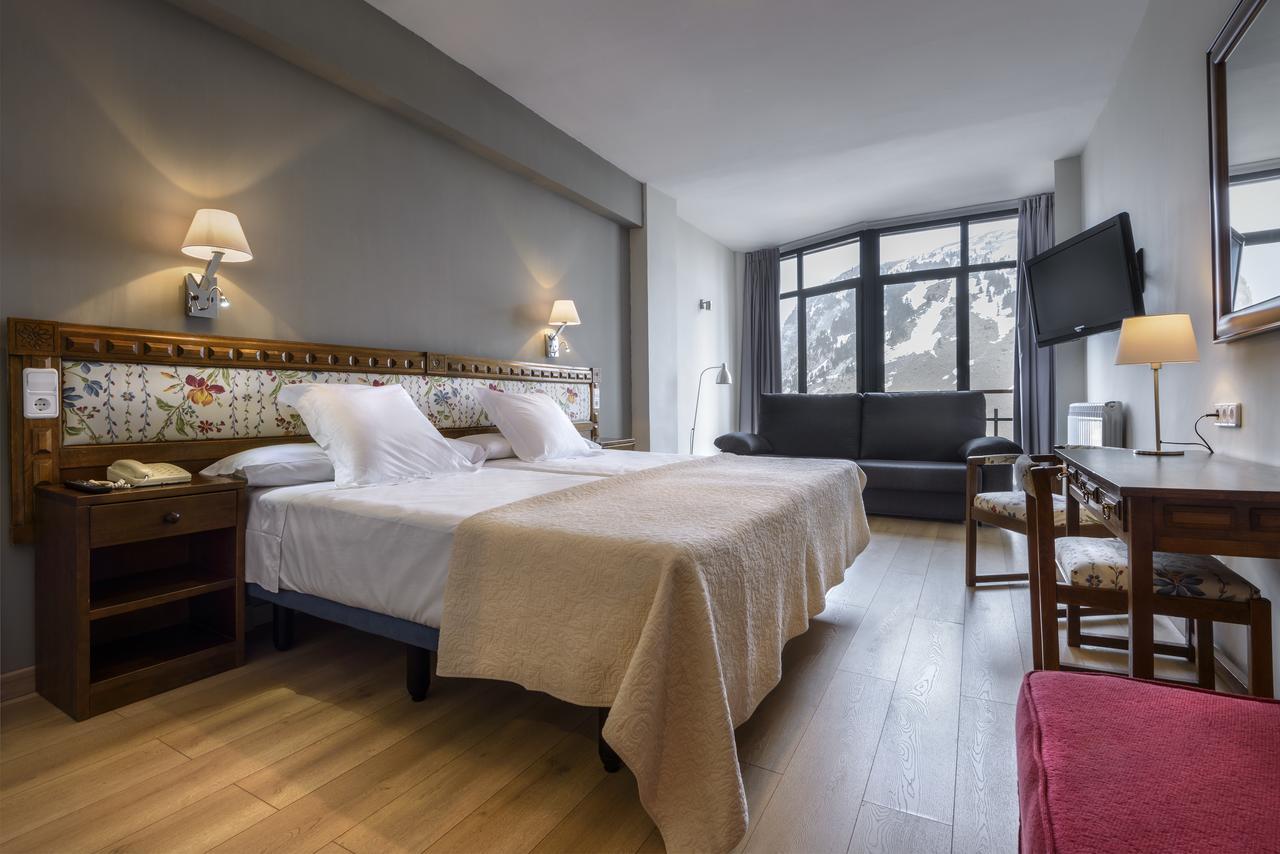 Hotel Edelweiss Candanchú מראה חיצוני תמונה